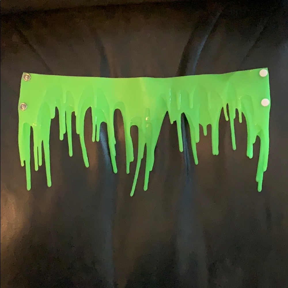 👑 Slime Green Latex Drip Necklace